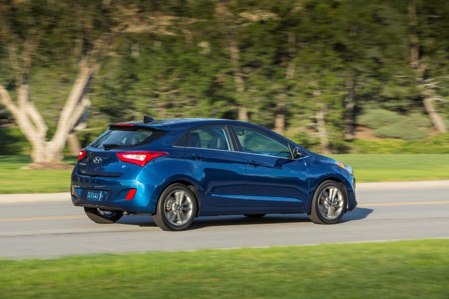  Hyundai Elantra GT 2015 года  (фото 8 из 23)